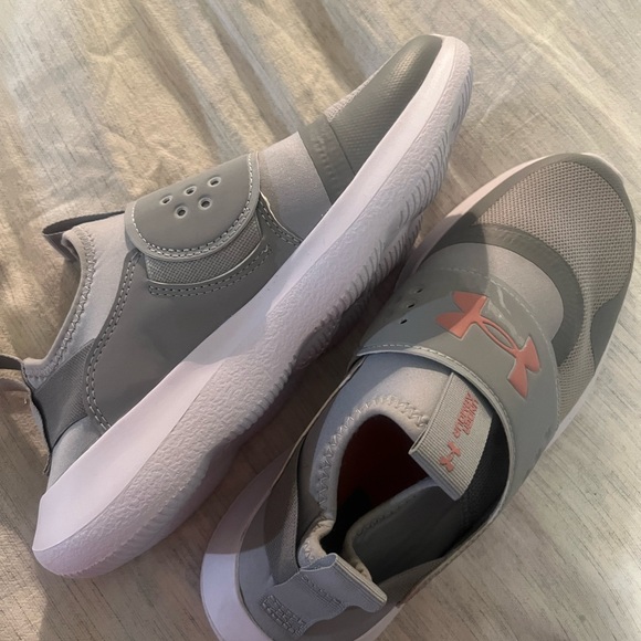 Under Armour Gray Sneakers with Pink Highlights - Picture 2 of 4